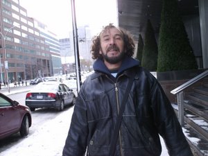 Oulahlou, le Brassens kabyle pour la première fois à Montréal 