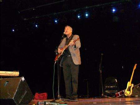 FERHAT MHENNI SELON http://fr.wikipedia.org/wiki/Ferhat_Mehenni